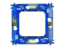 LN4702 LivingLight Суппорт пластиковый на 2 модуля на винтах