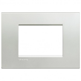 LNA4803AG LivingLight Рамка прямоугольная, 3 модуля, цвет Серебро